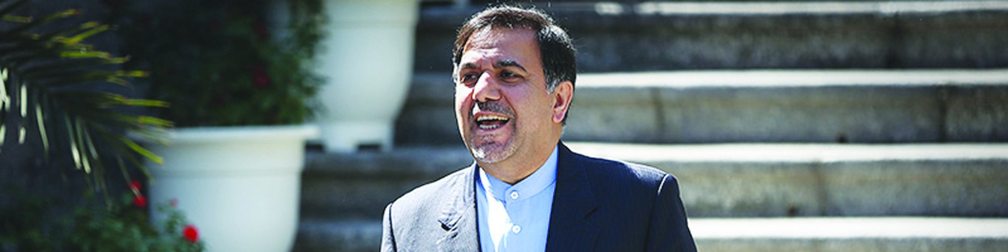 عباس آخوندی: هیچ مسافری در راه نمانده است/ از سرگیری پروازها از فردا